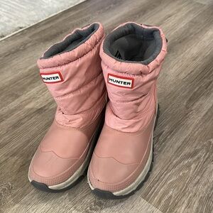 Hunter boots pink Insulated Snow Boots sz 6